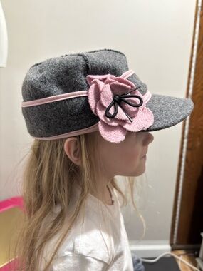 Vintage Gray Wool Cap with Pink Floral Accent Paper Boy Hat